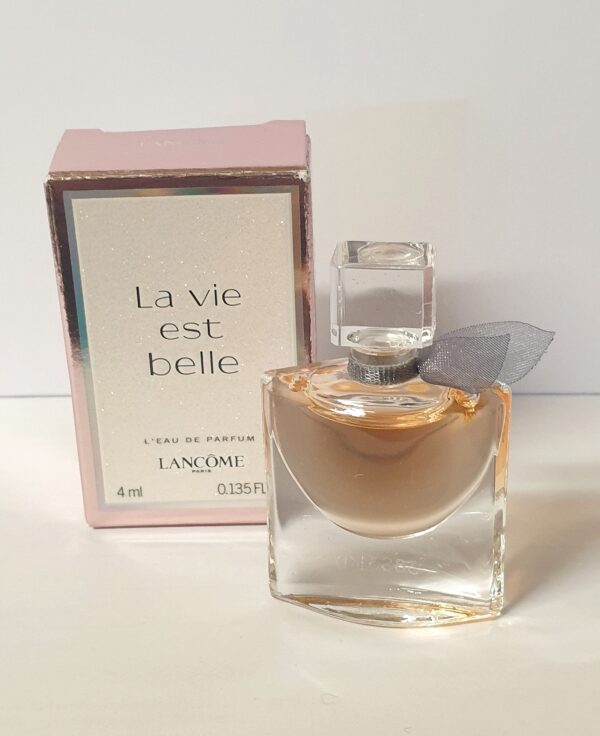 Miniature de parfum La vie est belle de Lancôme