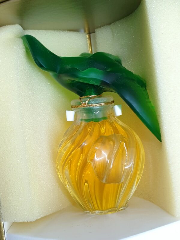 L'Air du Temps parfum vert cristal Lalique Nina Ricci