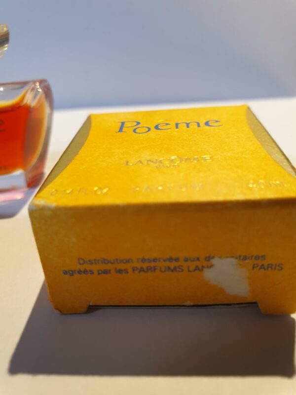 Miniature de parfum Poème de Lancôme 4 ml Flacon plein