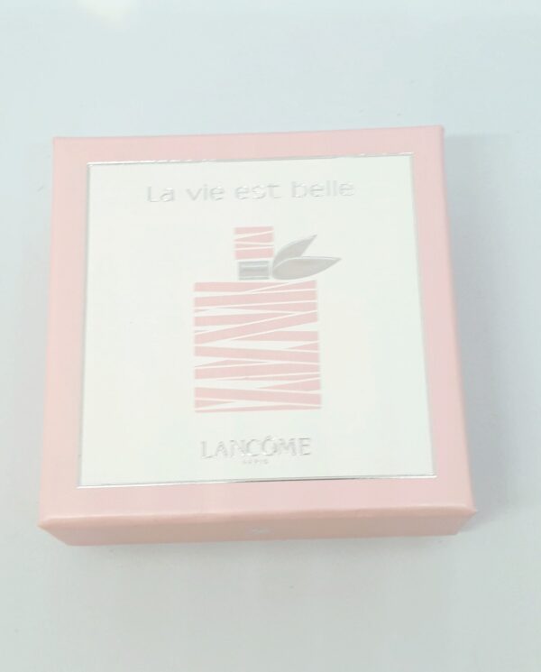 Miniature de parfum La vie est belle de Lancôme 4 ml dans boite cartonnée