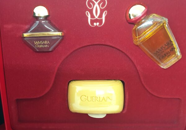 Coffret de miniatures de parfum et savon Samsara de Guerlain