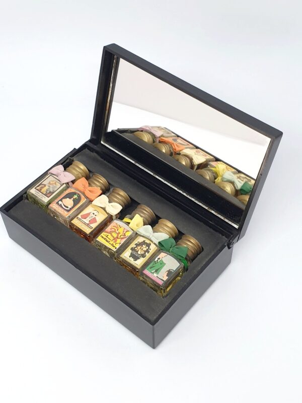 Coffret ancien de 6 miniatures de parfum de Borsari Italy