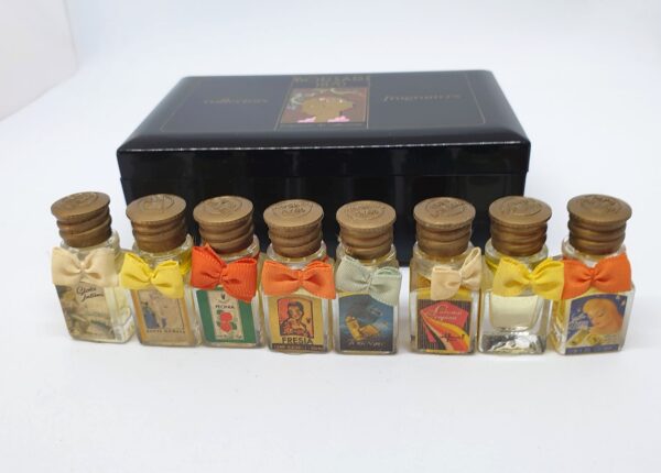 Coffret ancien de 8 miniatures de parfum de Borsari Italy
