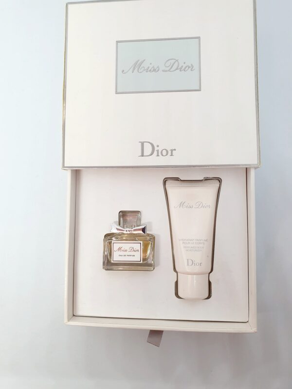 Coffret de miniature Miss Dior de Dior