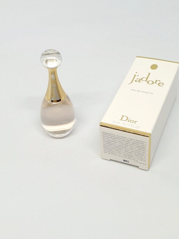 Miniature d'eau de toilette J'adore de Dior