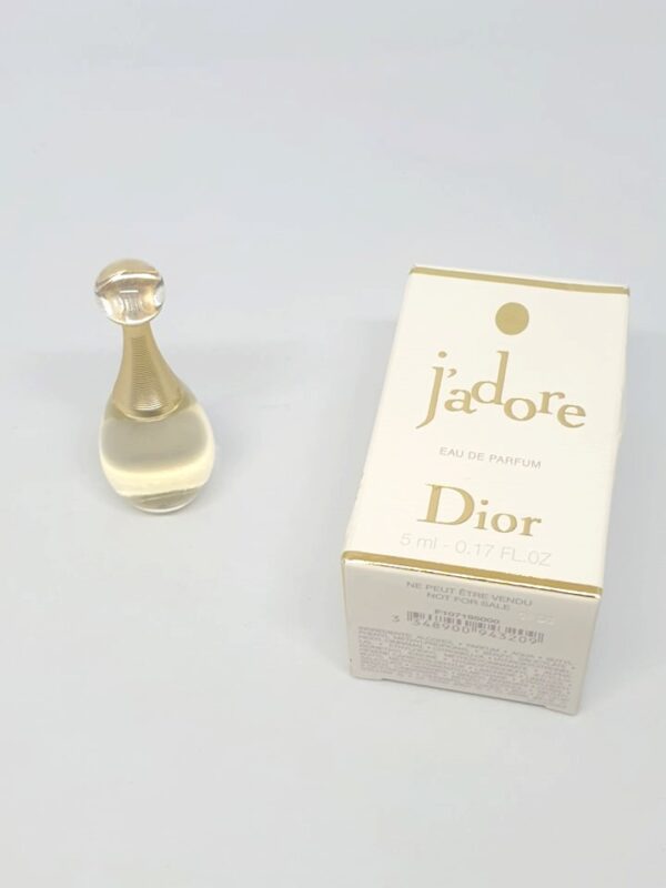 Miniature de parfum J'adore de Dior 5 ml