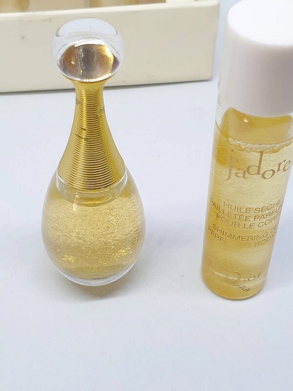 Coffret de 2 miniatures parfum et huile J'adore de Dior Gold Supreme Essentials Kit