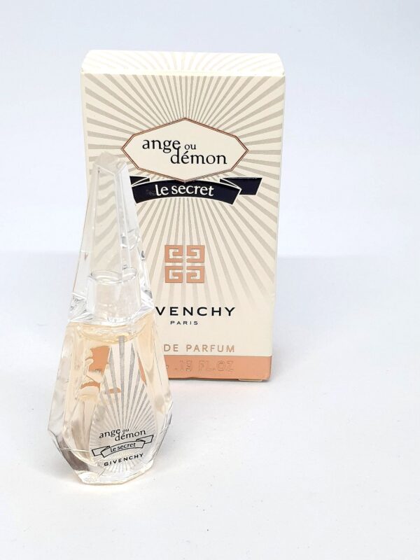 Miniature de parfum Ange ou démon le secret Givenchy