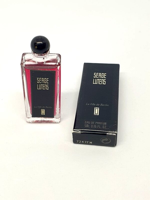 Miniature de parfum La fille de Berlin Serge Lutens
