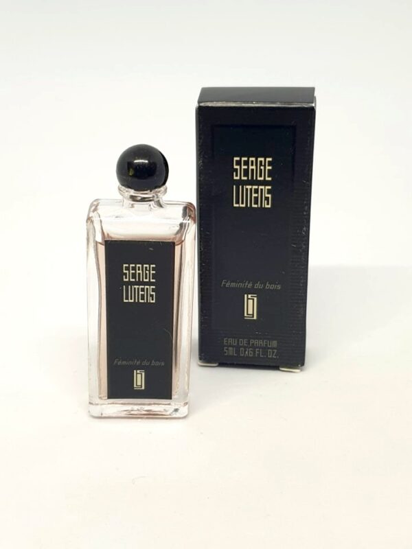 Miniature de parfum Féminité du bois Serge Lutens