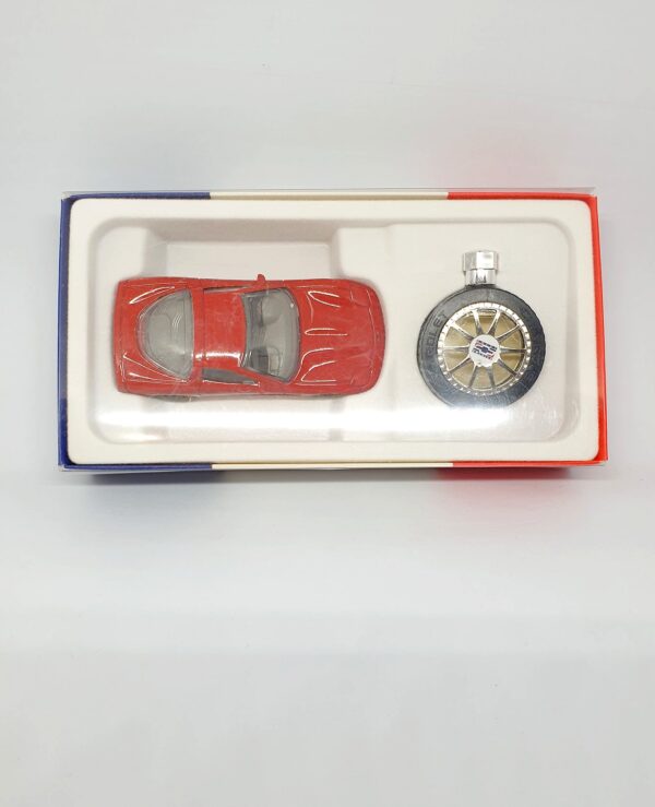 Miniature de parfum et voiture Chevrolet de collection