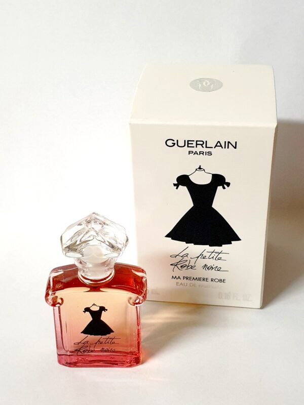 Miniature de parfum La petite robe noire de Guerlain
