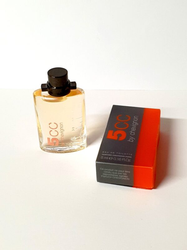 Miniature de parfum 5 cc By Chevignon