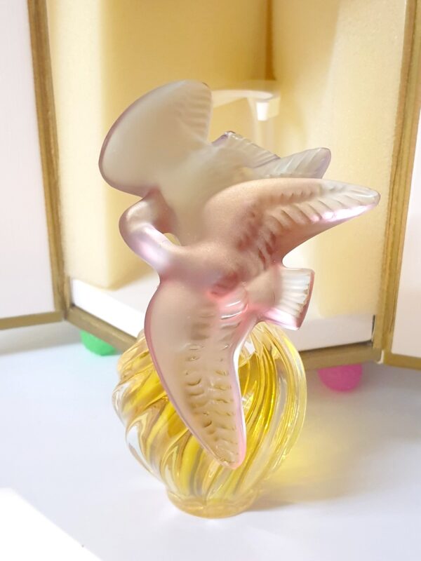 L'Air du Temps parfum rose cristal Lalique Nina Ricci