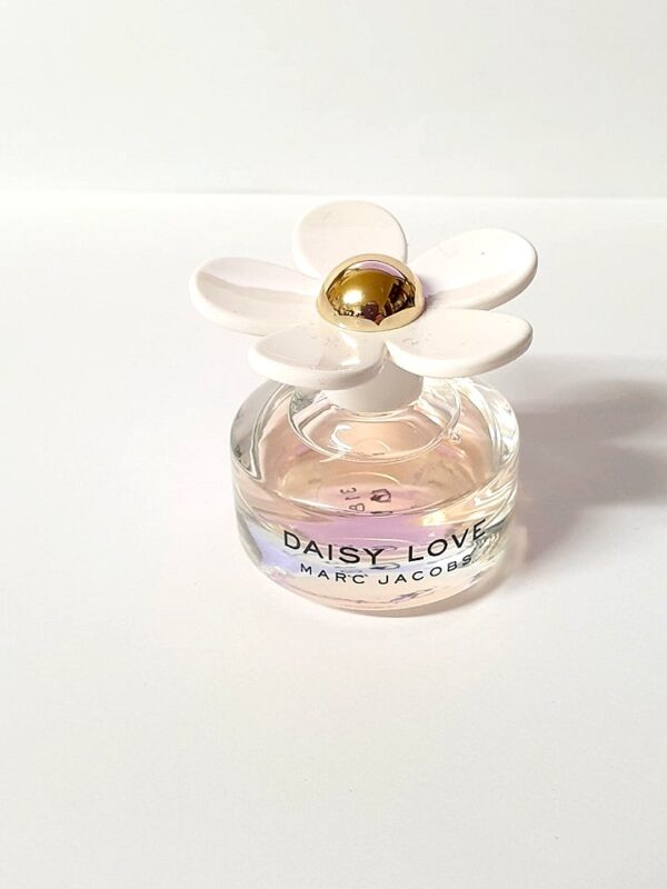 Miniature de parfum Daisy Love Marc Jacobs