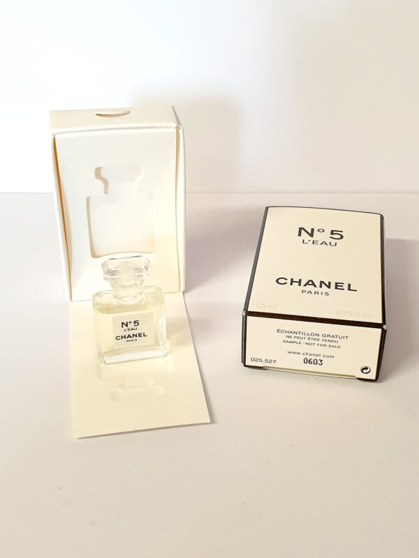 Miniature de parfum Numéro 5 L'Eau de Chanel