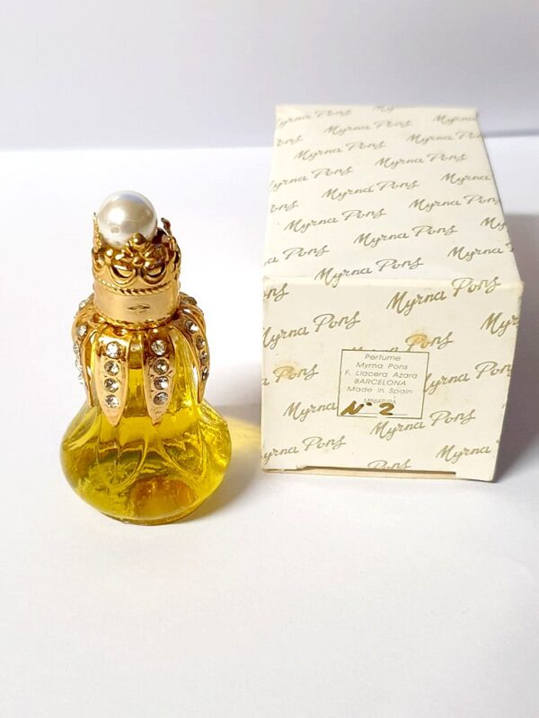 Superbe miniature de parfum numéro 2 de Myrna Pons