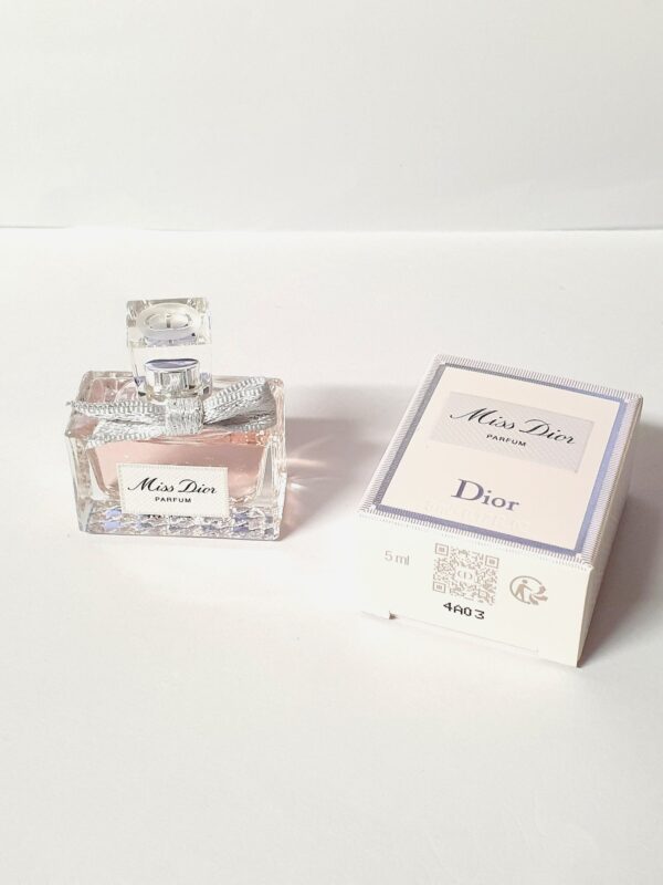 Miniature de parfum Miss Dior Parfum de Dior