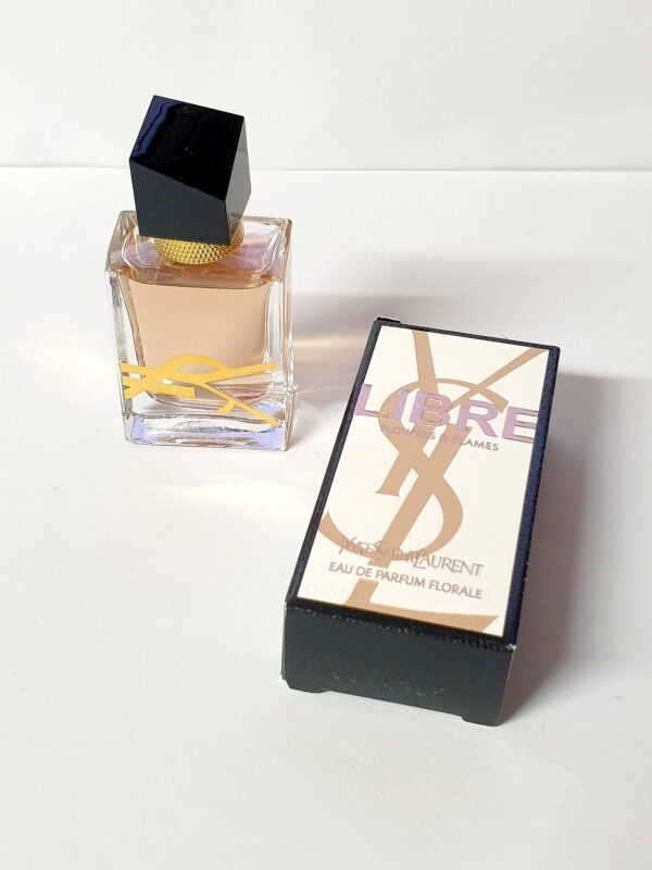 Miniature de parfum Libre Flowers and Flames Yves Saint Laurent