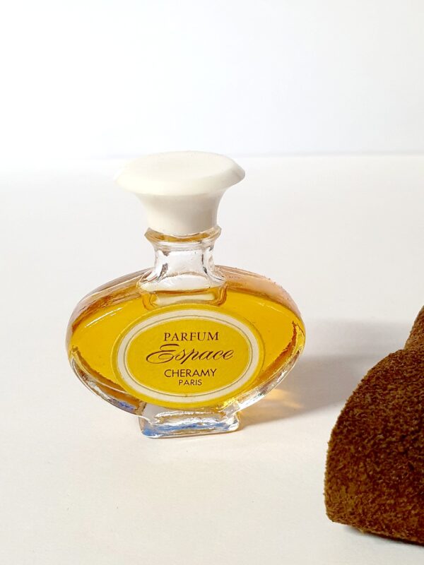 Miniature de parfum Espace de Cheramy dans poche en daim