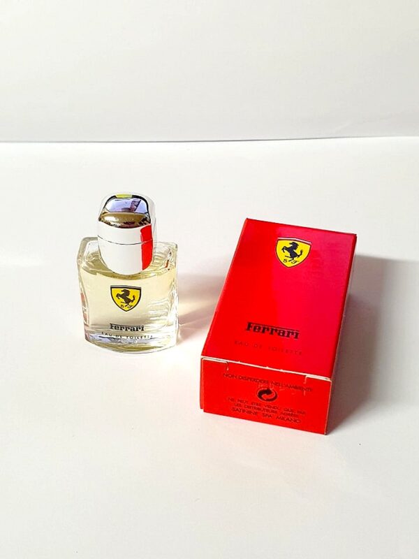 Miniature de parfum Ferrari